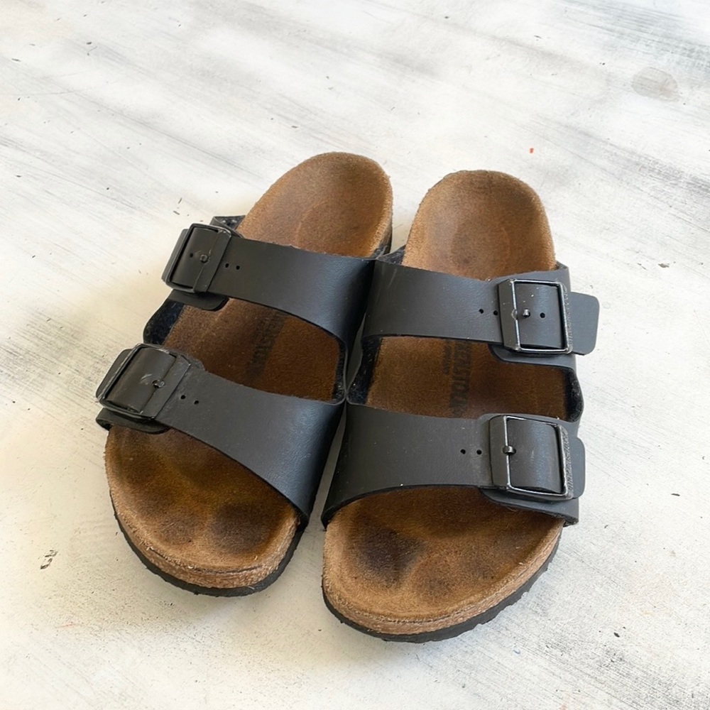 Youth Birkenstocks [34]